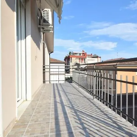 Di Daniela - Daniela's Apartment